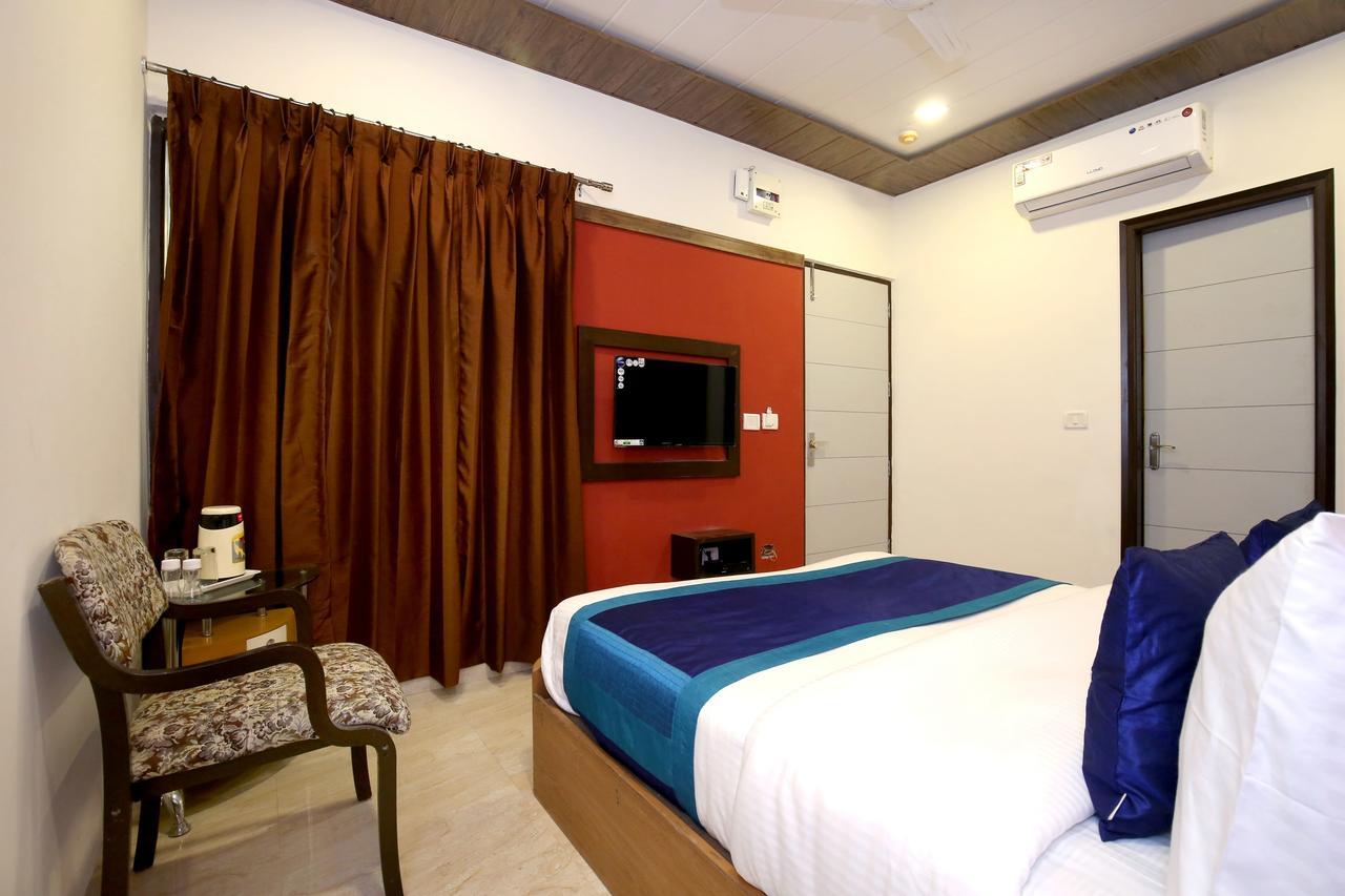 Capital O 9822 Hotel Seven Chandigarh Luaran gambar