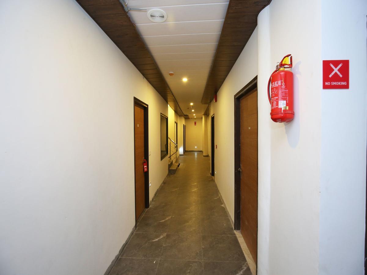 Capital O 9822 Hotel Seven Chandigarh Luaran gambar